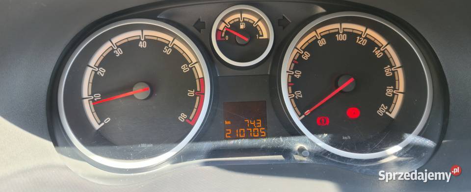 Opel Corsa D 14 B 100 2010r 101KM Siechnice sprzedam