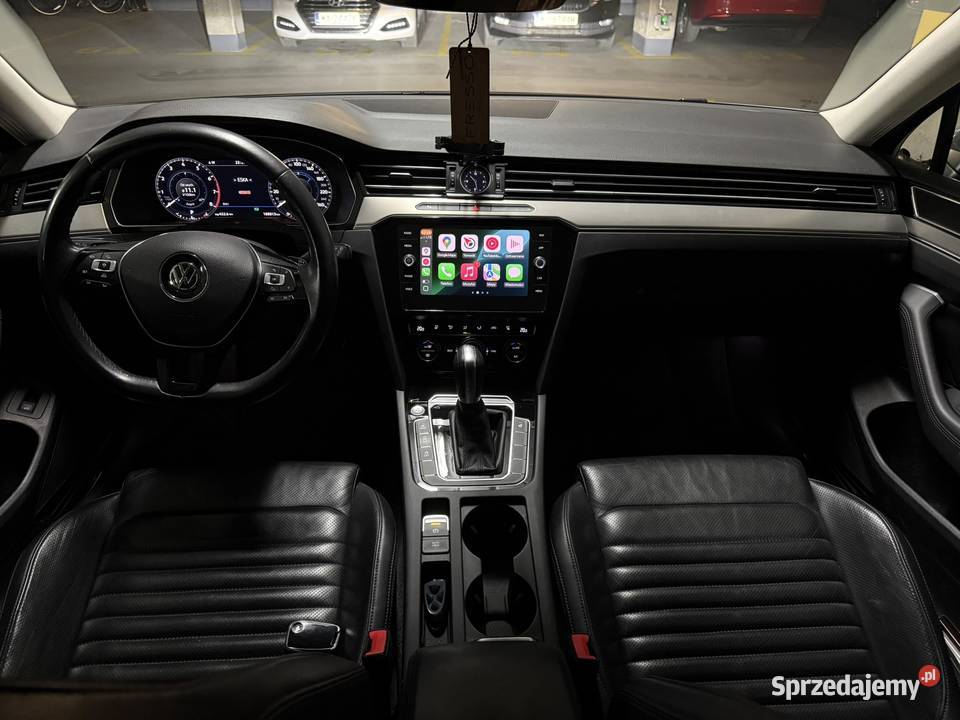 VW Passat B8 kombi 2017 benzyna 18 automat skórzana tapicerka