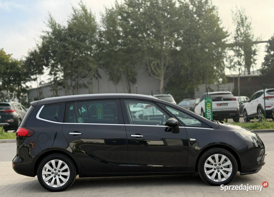 Opel Zafira 20 CTDI 131 Tempomat Czujniki światła przeciwmgielne