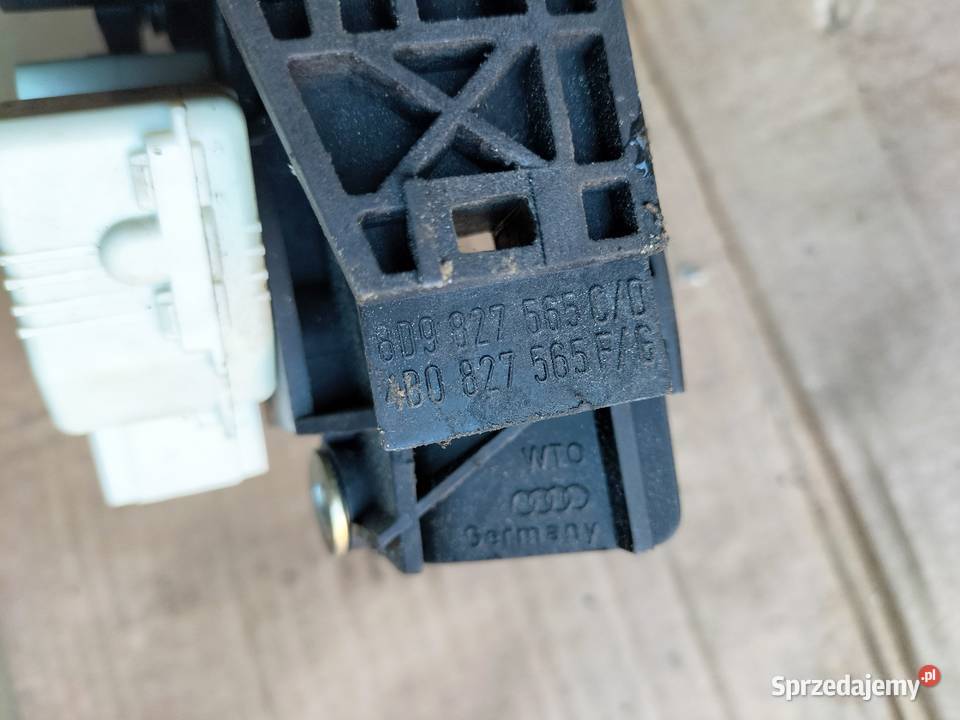 AUDI A6C5 SEDAN ZAMEK TYLNEJ KLAPY BAGAŻNIKA Kamień-Kolonia