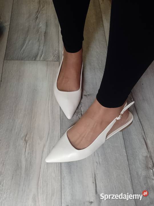 4041 Kremowe baleriny wieczorowe z odkrytą piętą Kraków