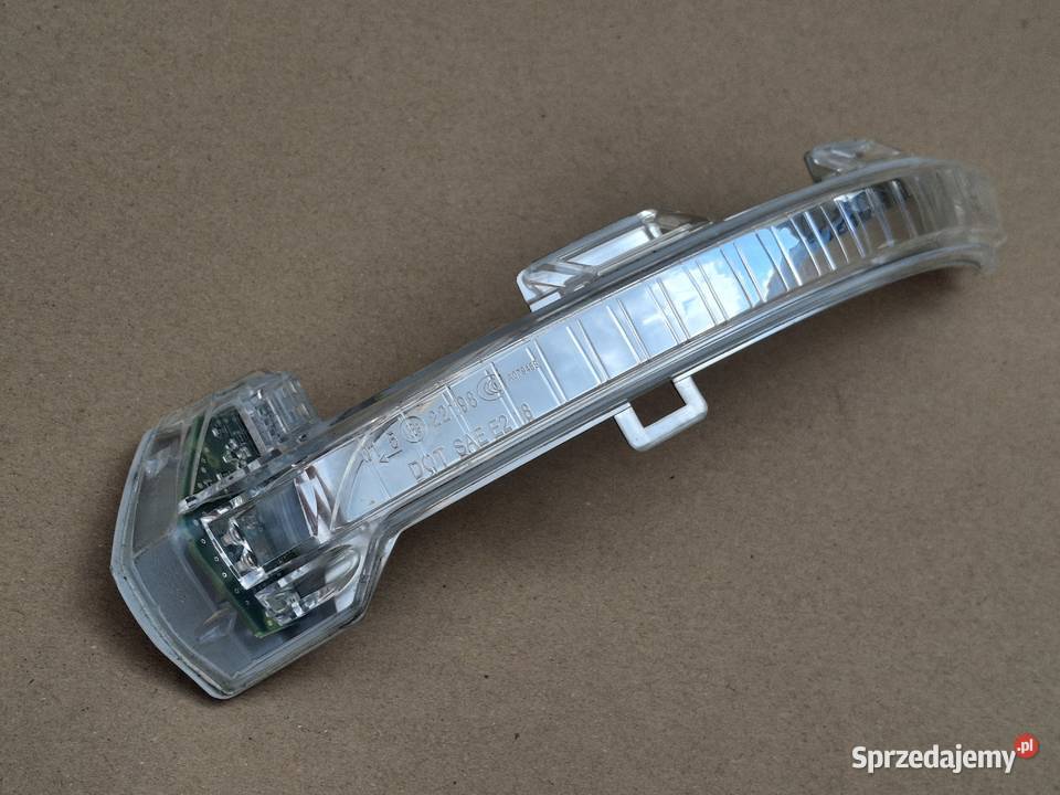 VW PASSAT B8 ARTEON GOLF KIERUNKOWSKAZ LUSTERKA Lusterka zewnętrzne Bieleń