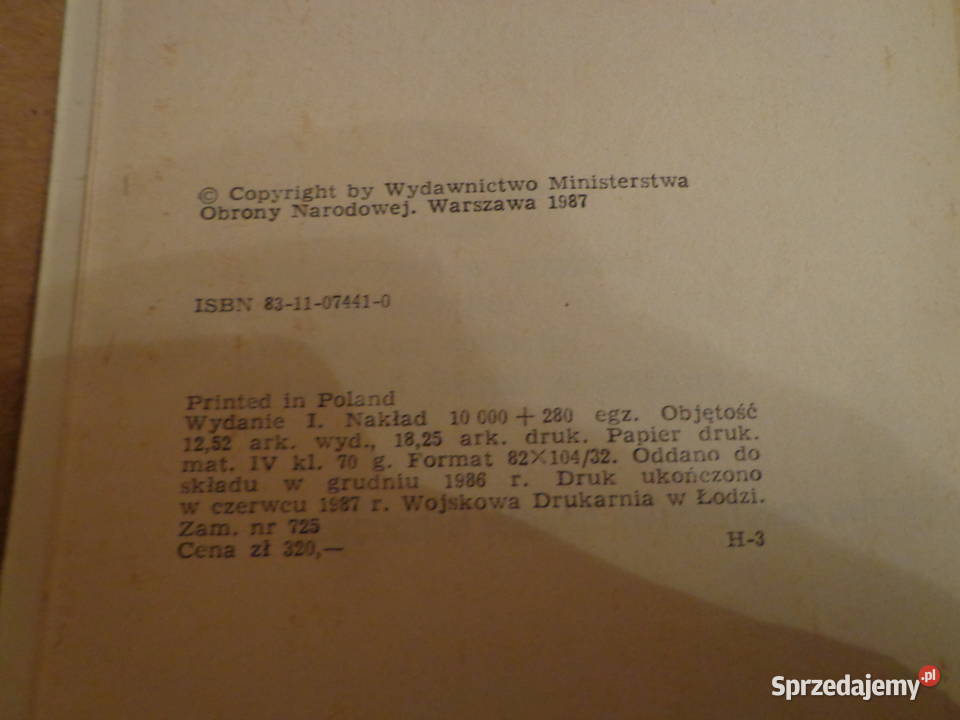 Plac defilad Andrzej Szymkiewicz Wydawnictwo MON Łódź sprzedam