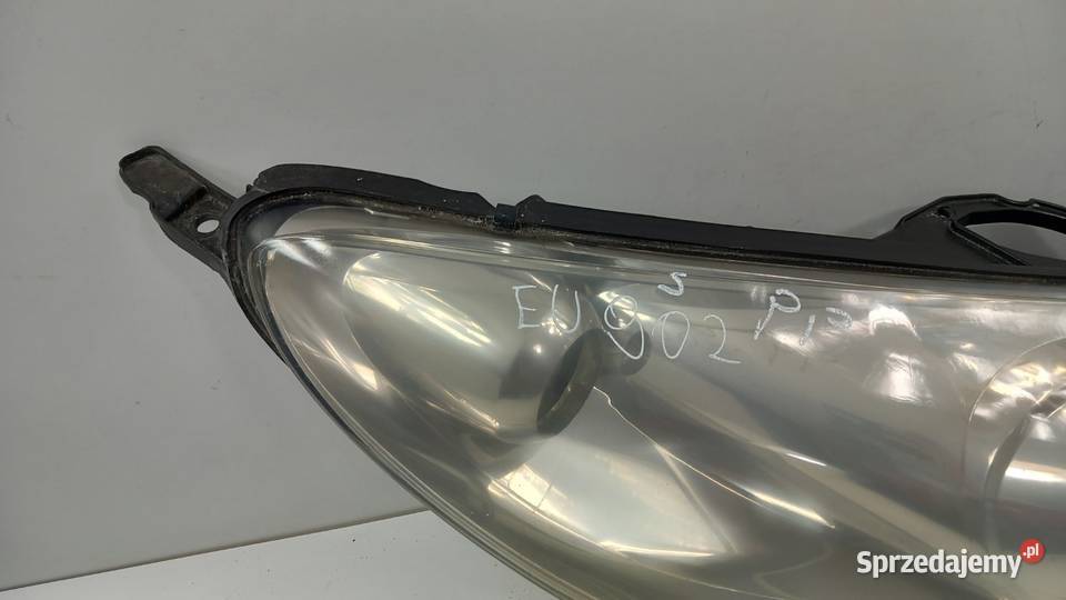 PEUGEOT 407 LAMPA PRZÓD PRAWA SOCZEWKA EU osobowe Zbierkowo