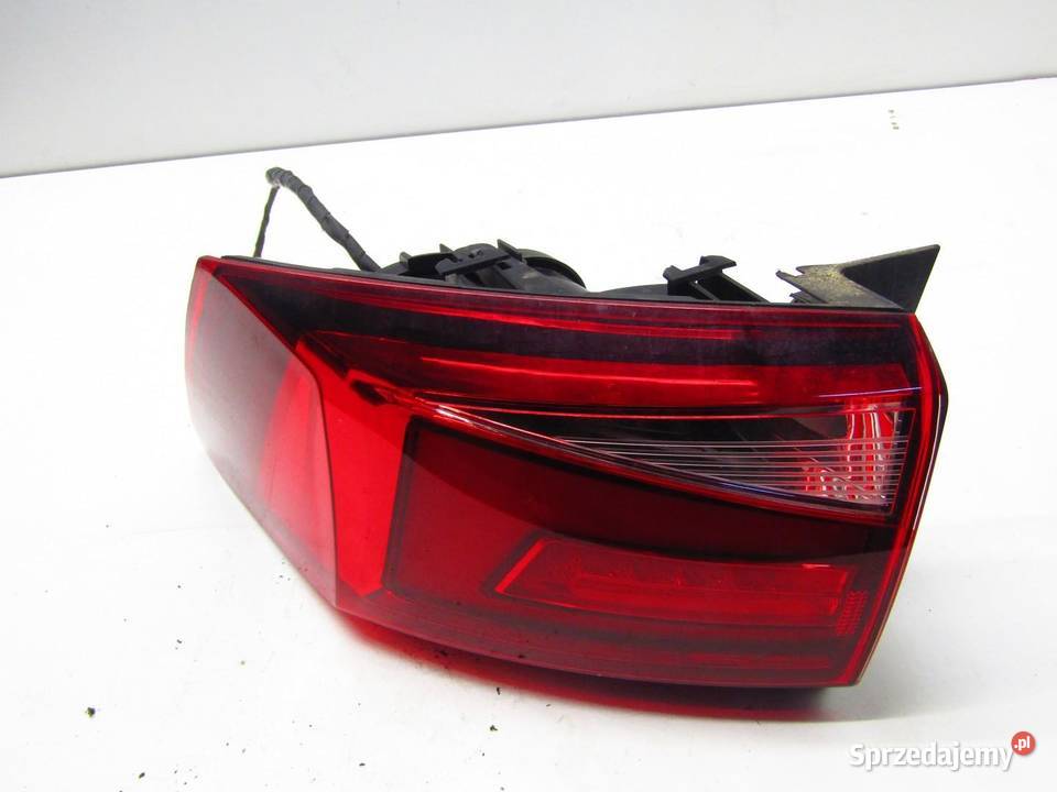 LAMPA TYLNA PRAWY TYŁ LED SEAT ATECA 575945208D osobowe