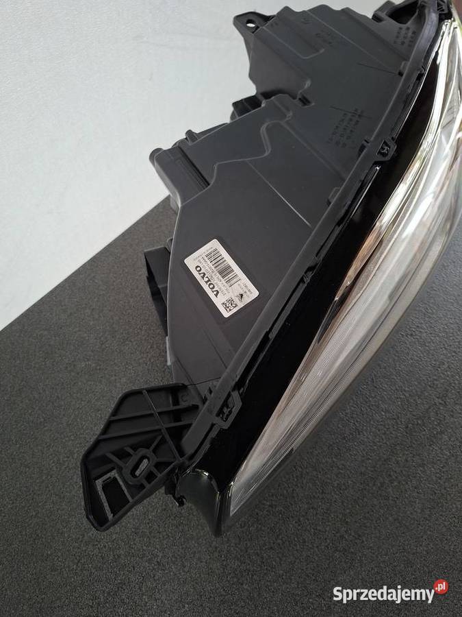 Volvo XC90 USA Lampa lewa przednia przód LED AFS osobowe Nowa Sól
