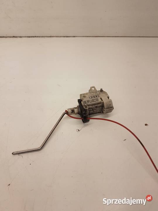 SIŁOWNIK KLAPKI PALIWA AUDI A3 8P LIFT 8P4862153 osobowe Przystajń