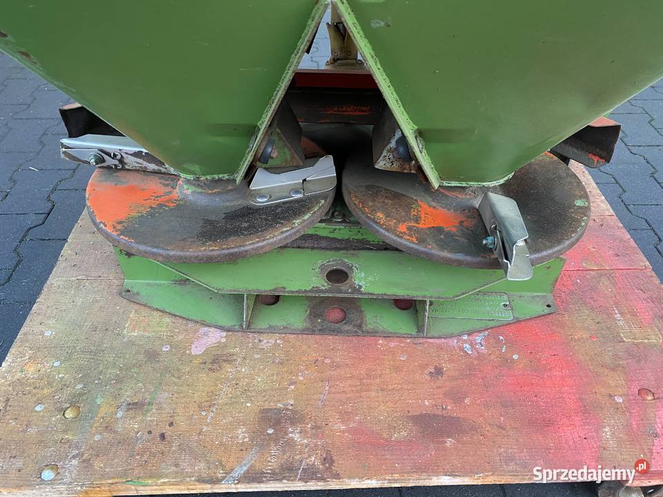 Rozsiewacz do nawozu Amazone 400 rauh Żelazków