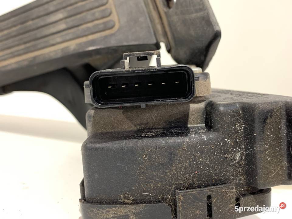 POTENCJOMETR GAZU HYUNDAI ix35 2145A2S000 17 116 osobowe