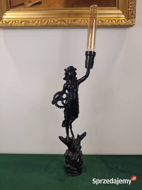 Piękna lampa figura postać kobiety Łódź