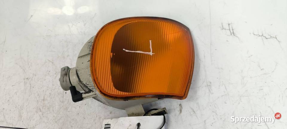 KIERUNKOWSKAZ LEWY VOLKSWAGEN POLO III 6N Lipno