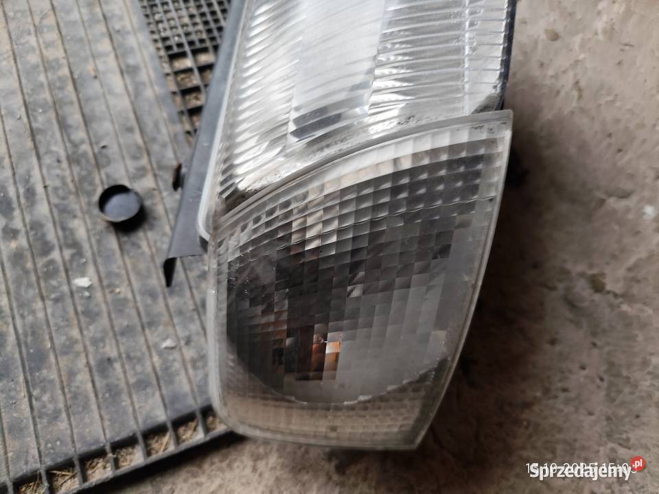 Lampa przednia passat b5 Baćkowice