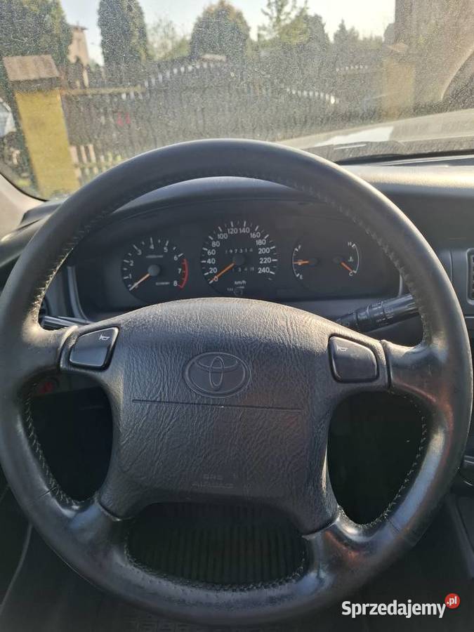 Toyota Carina uderzona z przodu Poznań