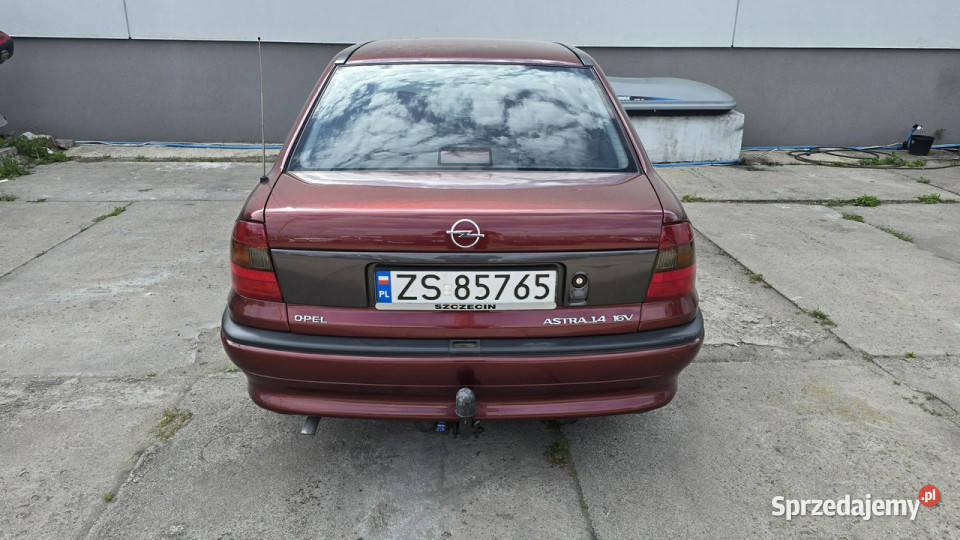 Opel Astra ASTRA F WORLD CUP Oryginalny lakier autoalarm sprzedam