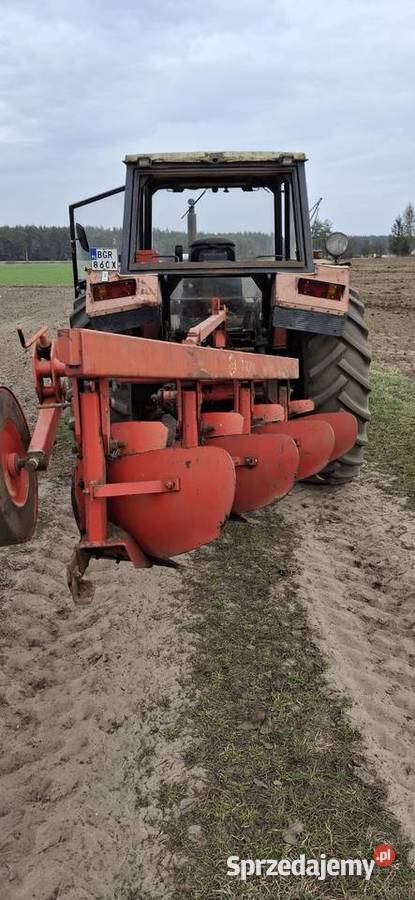 PŁUG AKPIL 4 Agromasz Ciemnoszyje