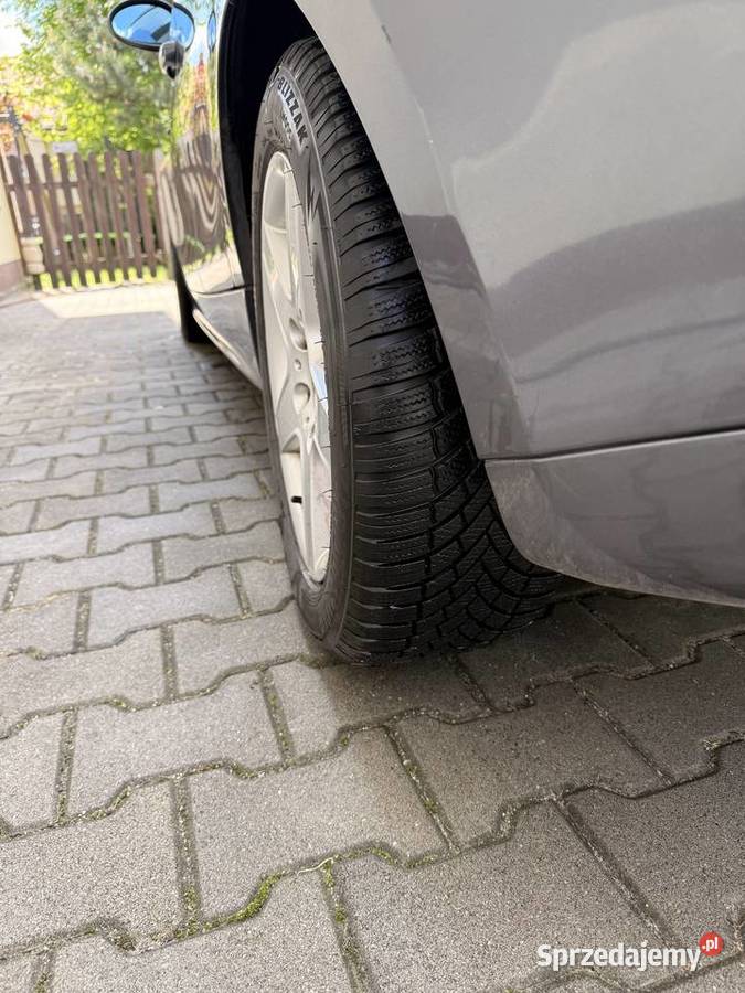 BMW 116i zadbany klima hak lekkie uszkodzenie śląskie Katowice