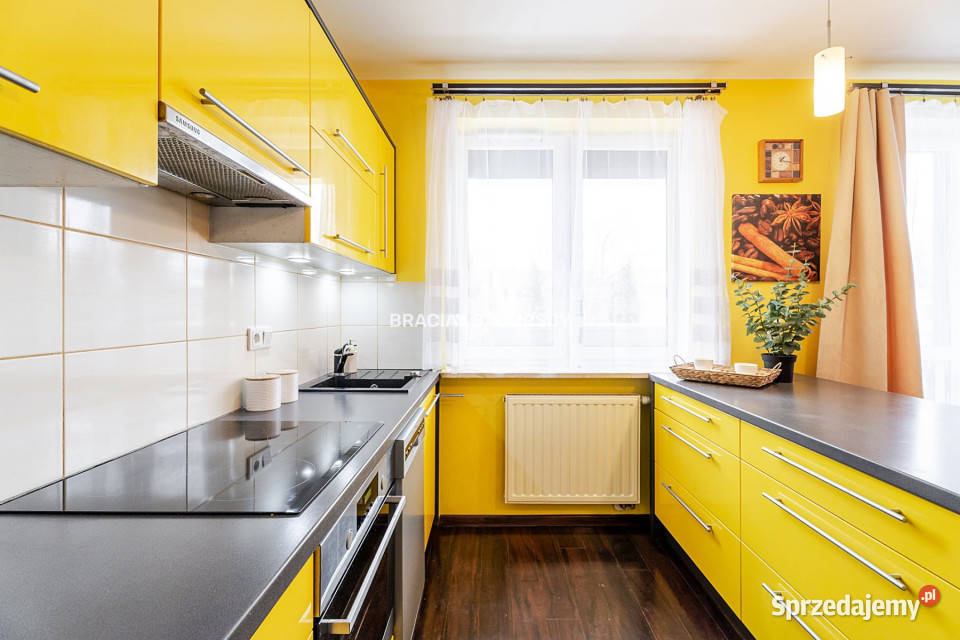 Mieszkanie Kraków Przewóz 5845m2 3 pokoje blok sprzedam