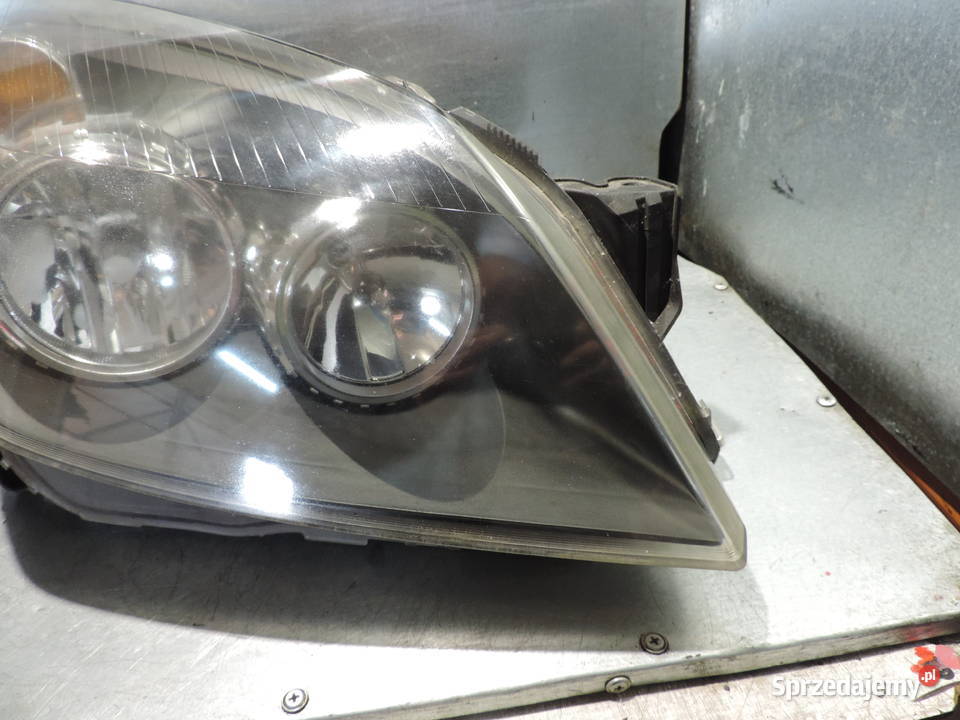 OPEL ASTRA H III LAMPA PRAWY PRZÓD osobowe Części samochodowe Nowy Sącz