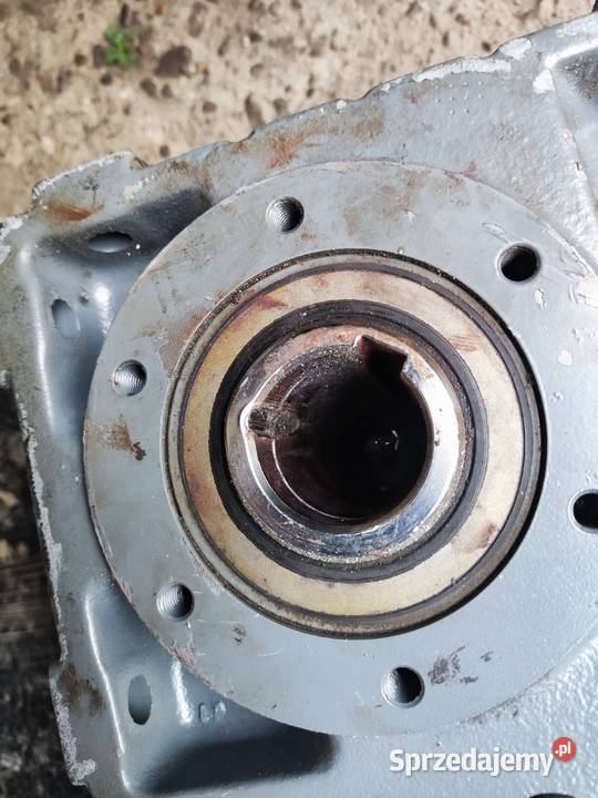 Motoreduktor kątowy Lenze 400V 055 kW 885 obrmin Libusza