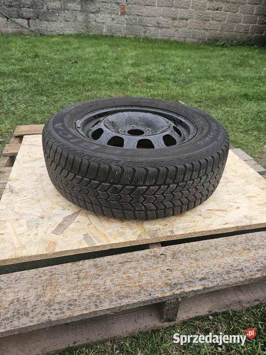 Opony zimowe 21565R16 z felgami stalowymi