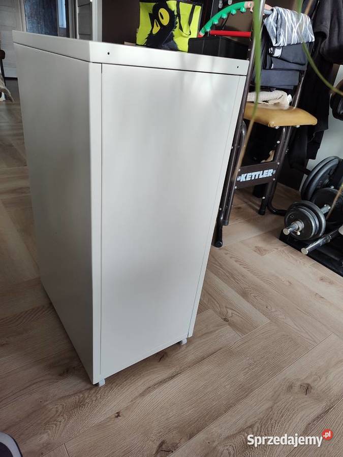 Komoda na kółkach Kryniczno