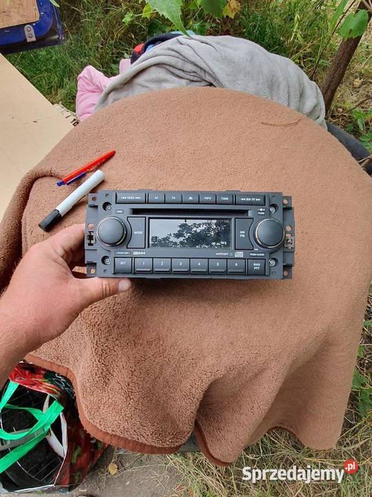 Radio ChrysleR 300 5064067AG P05064067AG