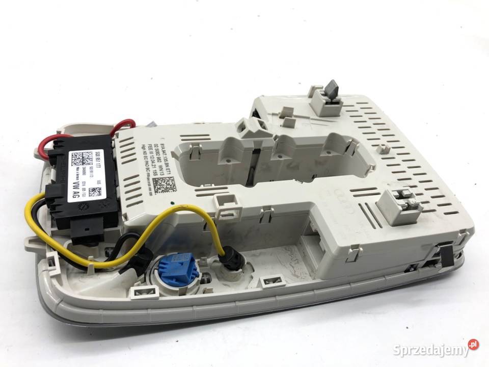 LAMPA SUFITOWA AUDI Q3 II 81A947135BN SUV