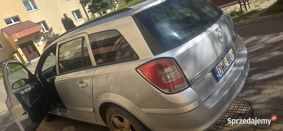 Opel astra h kombi Wołów