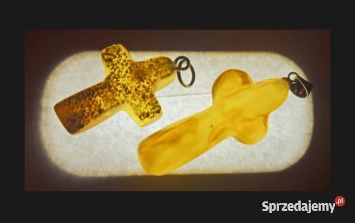 Krzyżyki zawieszki z bałtyckich bursztynów