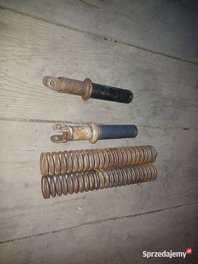 Pozostałości przednich amortyzatorów shl m17