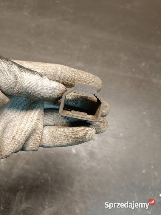 Uchwyt mocowanie wieszak linka gazu łącznik Elementy nadwozia sprzedam