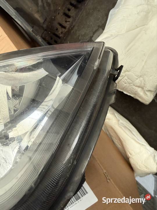 REFLEKTOR PRAWY LAMPA PRAWA IVECO DAILY
