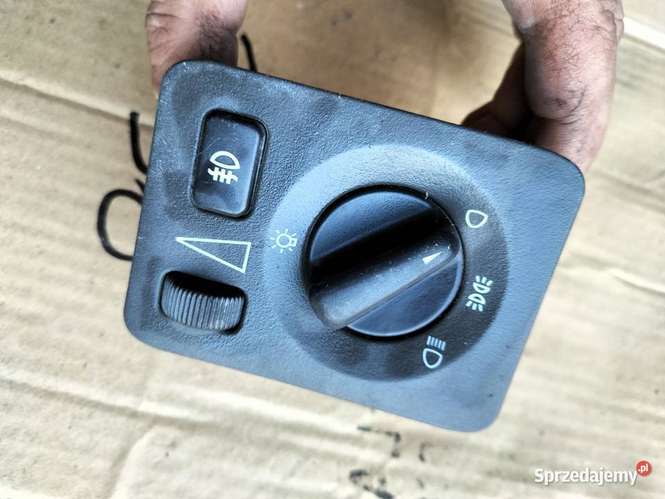 WŁĄCZNIK PRZEŁĄCZNIK ŚWIATEŁ SAAB 95 95 4616124 Motoryzacja Kamień-Kolonia