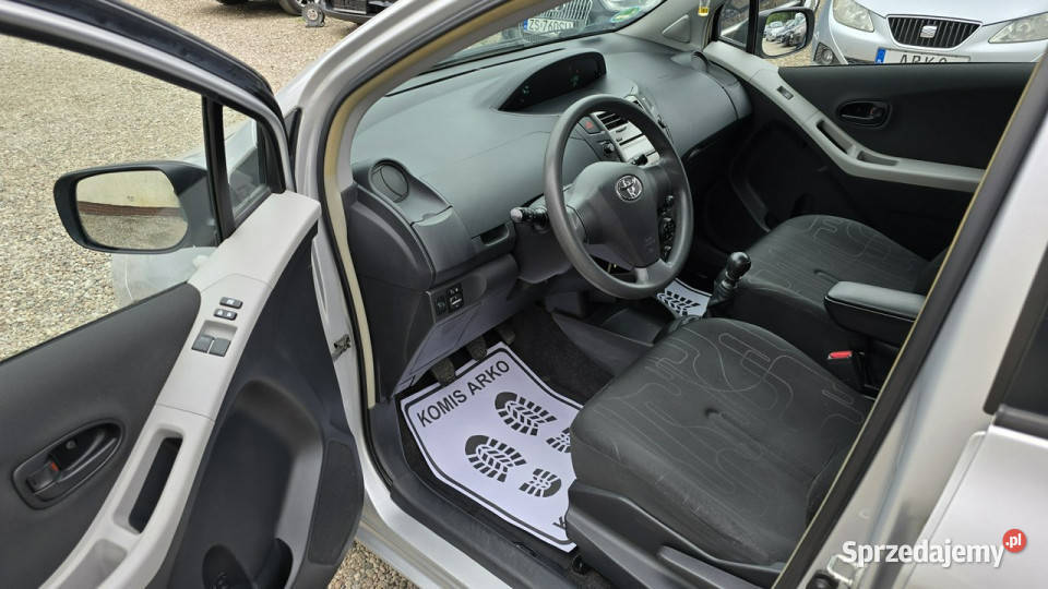 Toyota Yaris 8x airbag Start Stop II 20052011 srebrny zachodniopomorskie Zieleniewo sprzedam