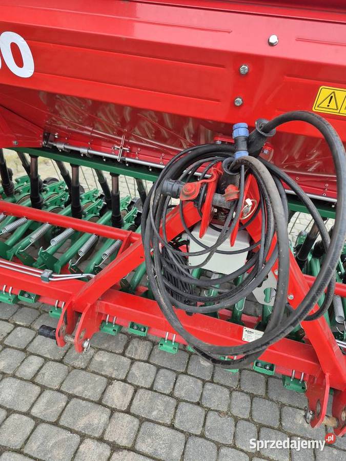 Siewnik AgroMasz SR300 dwutalerzowy z nadstawką Siewniki i sadzarki Puławy