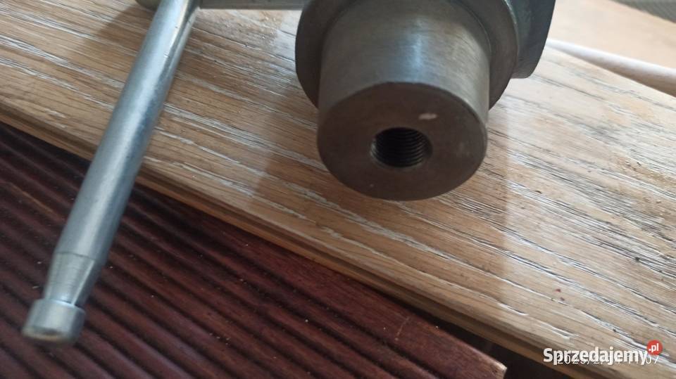 element mechanizmu posuwu z pokrętłem odlew Kłodawa sprzedam