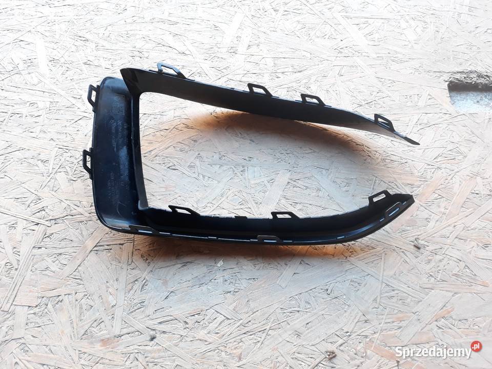 BMW 1 F40 LISTWA KRATKA PRAWA PRZÓD 7475994 sprzedam