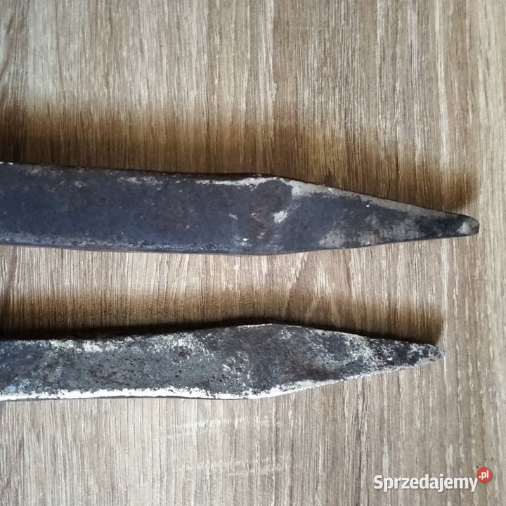 Stare narzędzia kowalskie przebijaki