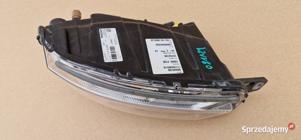 VOLVO FH5 FH 5 HALOGEN LED PRAWY LAMPA Bieleń