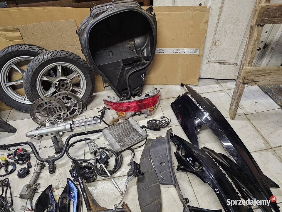 Suzuki Burgman 125 k7 części owiewki bak koło
