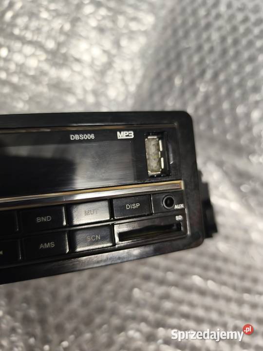 Radio samochodowe USB Karta SD AUX stan ISO Deski rozdzielcze, konsole Dębica sprzedam