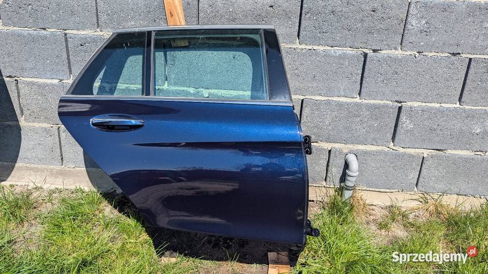 Mercedes w205 drzwi prawe tylne 890 Rok produkcji 2019 Sieradz