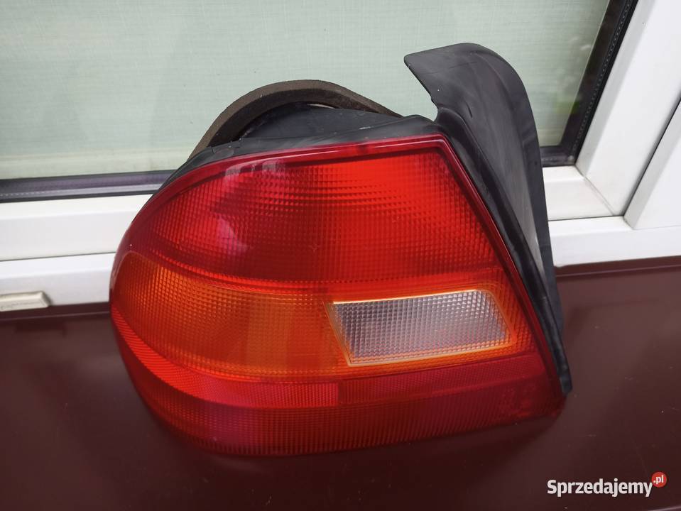 Honda Civic VI 6 hatchback 5d lampa tył tylna Sieradz