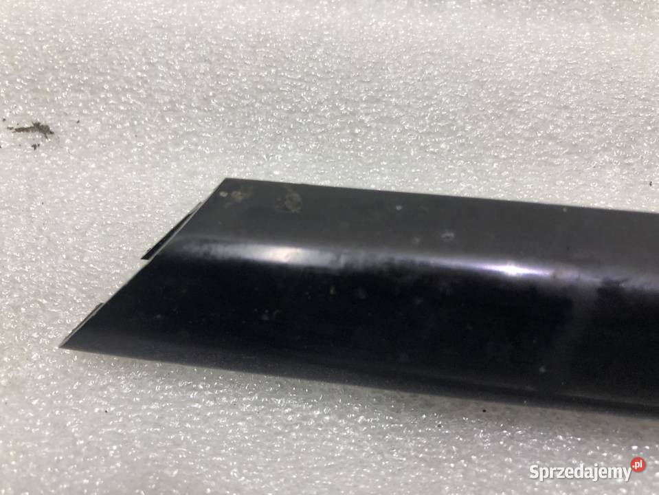 LISTWA ZGARNIAJĄCA PRAWY TYŁ MERCEDES W211 KOMBI