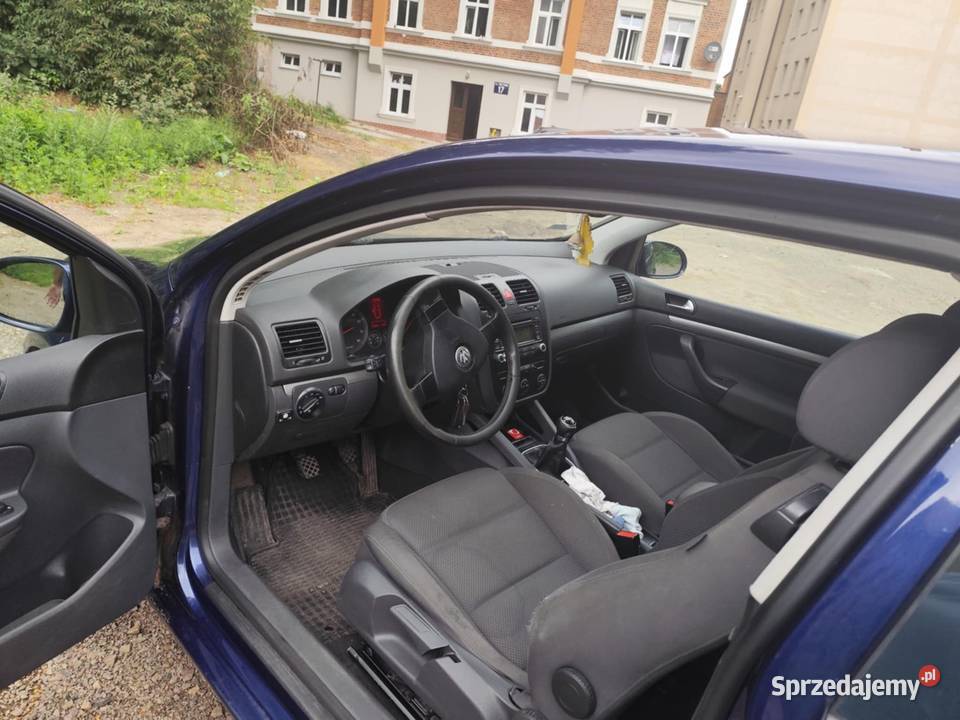 Sprzedam zamienię golf 5 16 mpi z gazem ESP Wałbrzych
