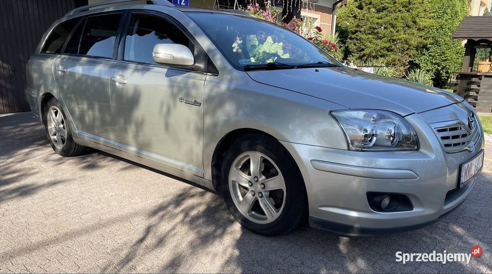 TOYOTA Avensis II kombi 18 VVTI 129 POLIFT welurowa tapicerka Zagościniec