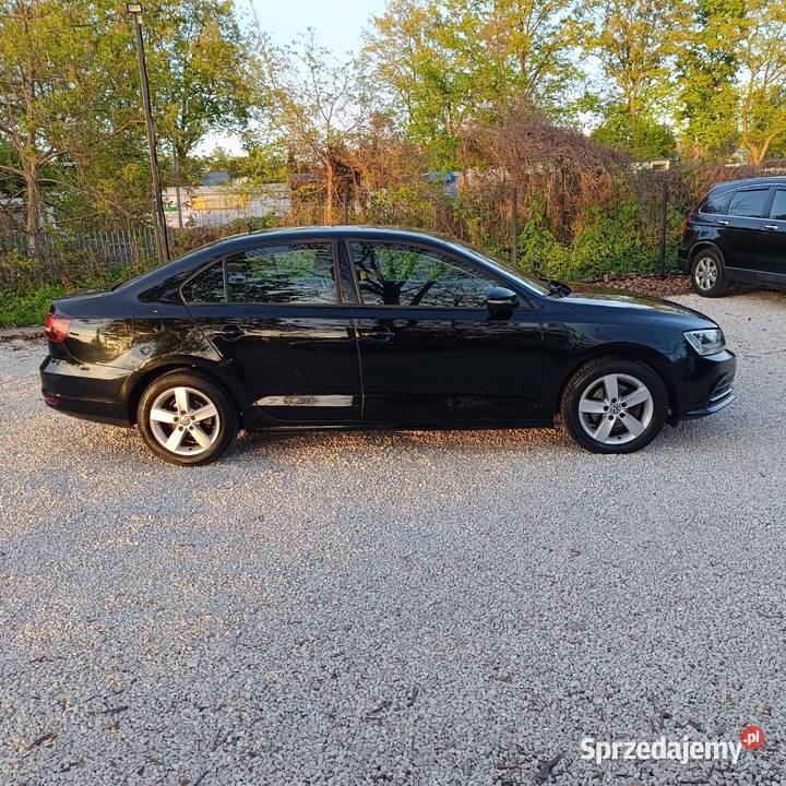 Volkswagen Jetta 2016 r 12 benzyna Salon I Warszawa