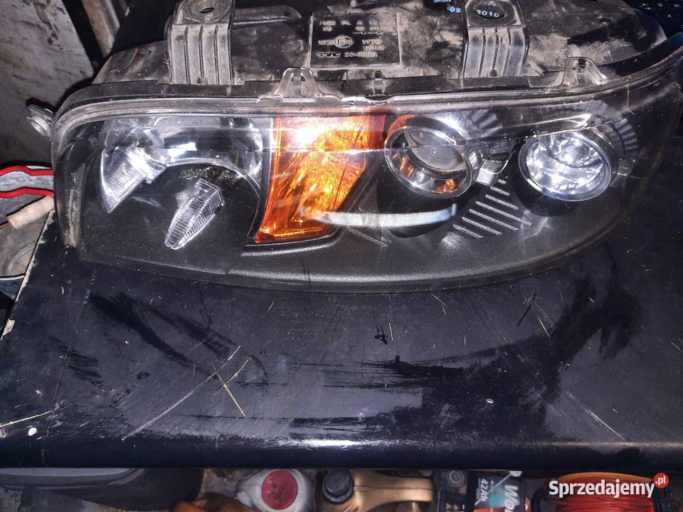 Lampa przednia fiat Punto II prawa