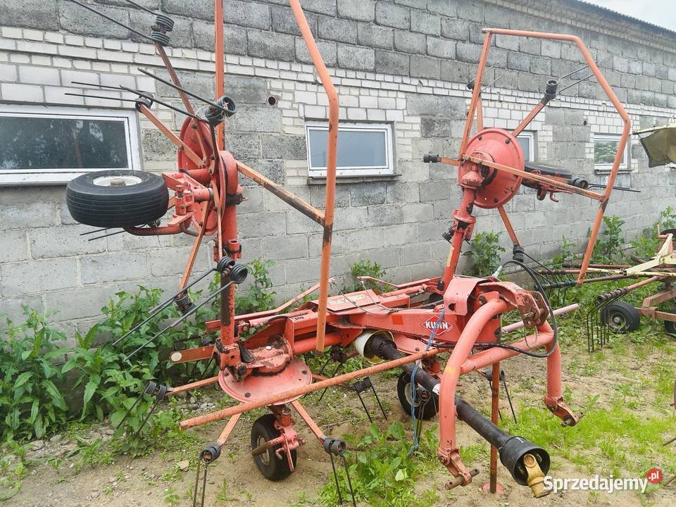 Przetrząsacz karuzelowy KUHN 4 wirniki sprawny Makomazy