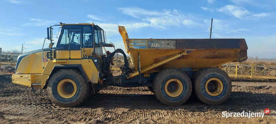 Wozidlo budowlane Komatsu HM 300 3 podobne do